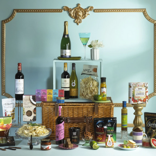 The Deluxe Hamper image